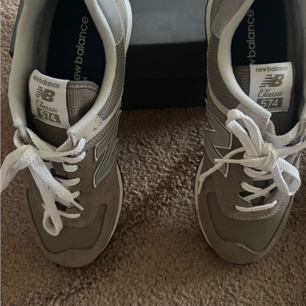 New Balance - Picture 3 of 5